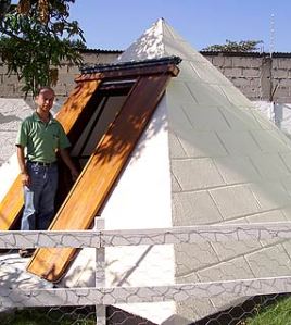 psicc3b3logo-monta-consultc3b3rio-no-formato-de-pirc3a2mide