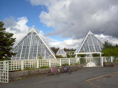 Las pirámides Romeo y Julieta del jardín botánico de Oulu